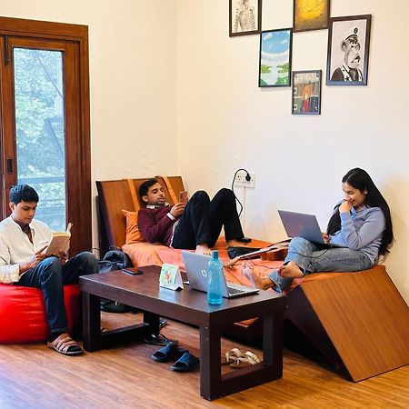 A Sleepy Fox Hostel Nowe Delhi Zewnętrze zdjęcie