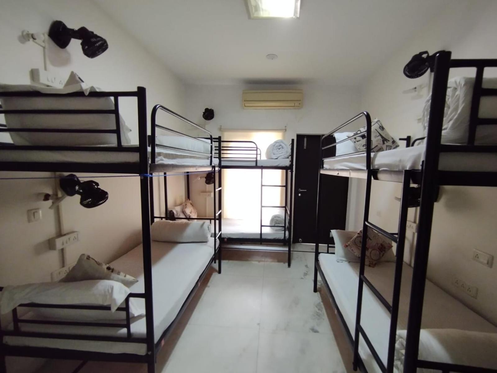 A Sleepy Fox Hostel Nowe Delhi Zewnętrze zdjęcie