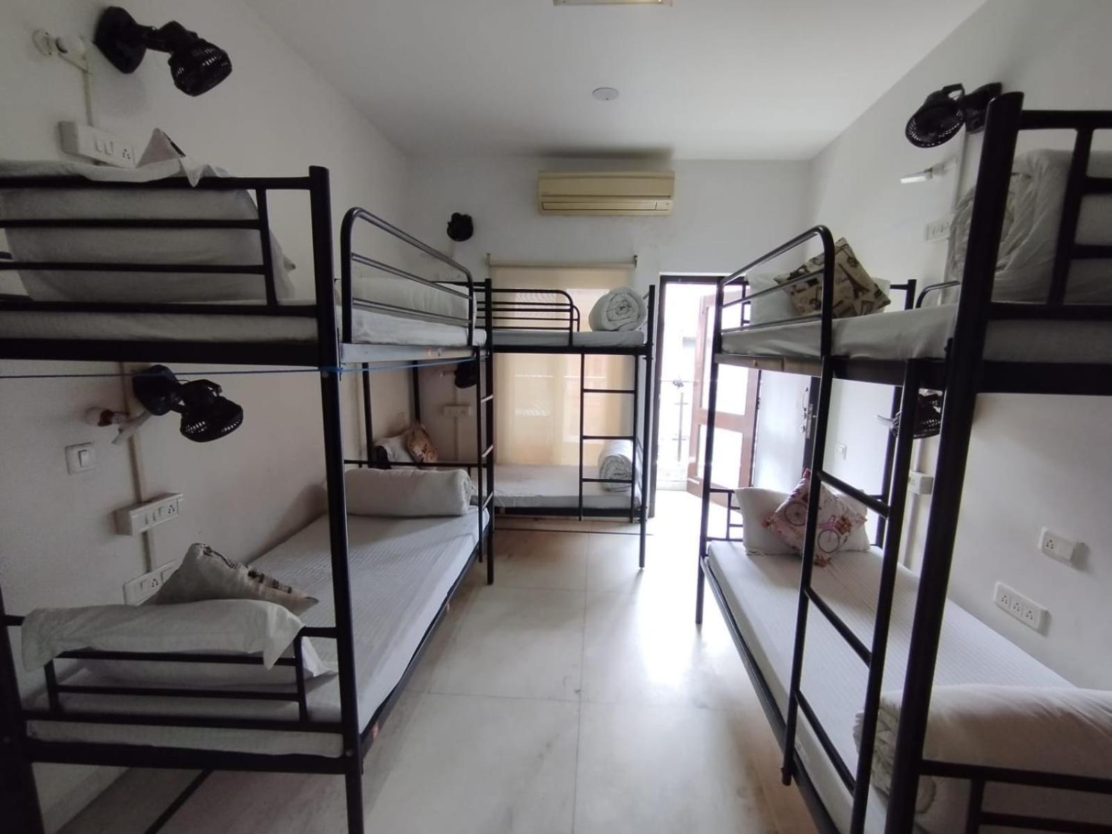A Sleepy Fox Hostel Nowe Delhi Zewnętrze zdjęcie