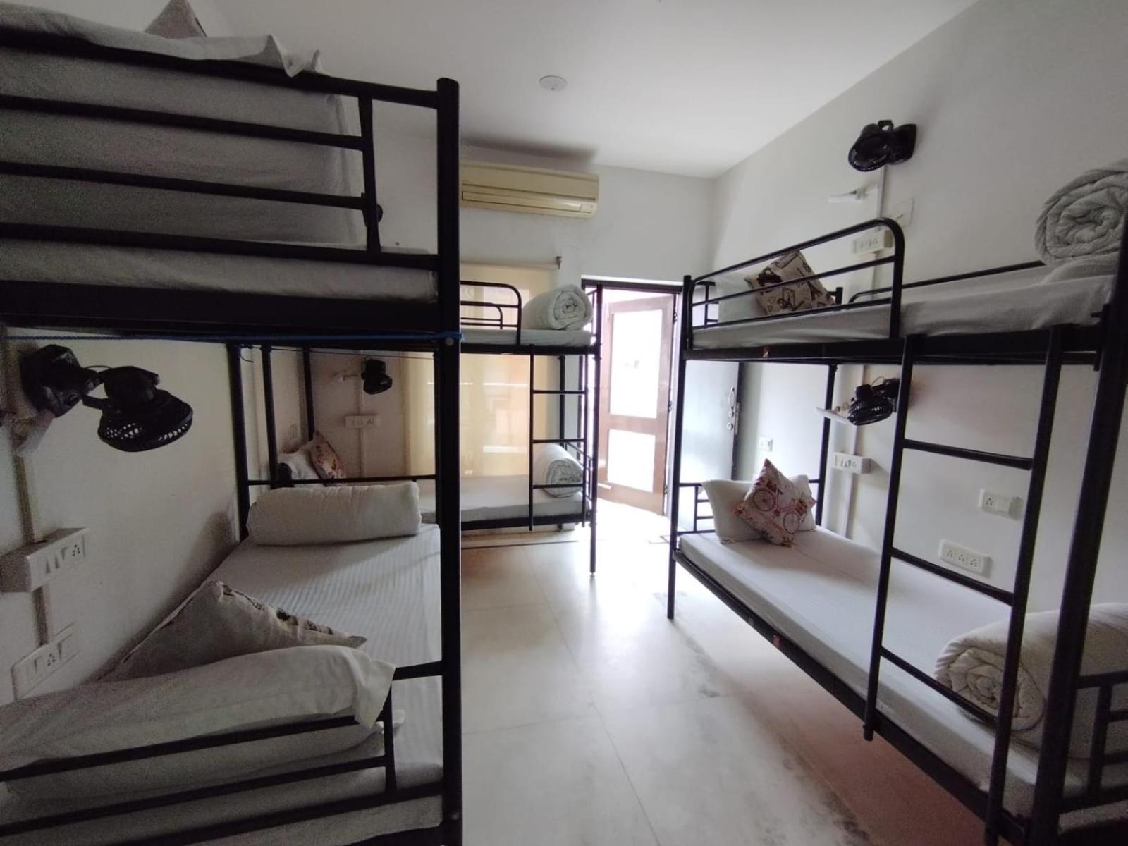 A Sleepy Fox Hostel Nowe Delhi Zewnętrze zdjęcie