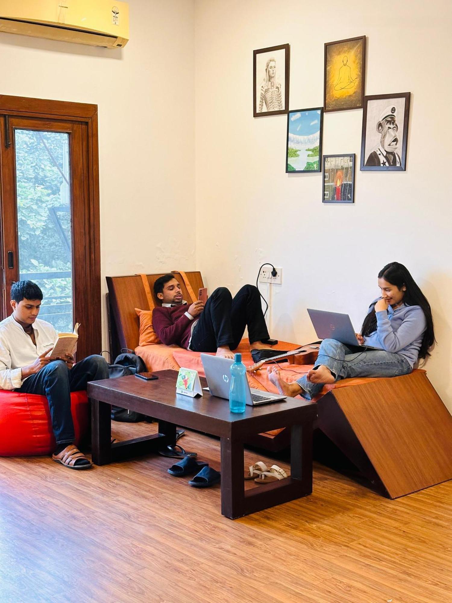 A Sleepy Fox Hostel Nowe Delhi Zewnętrze zdjęcie