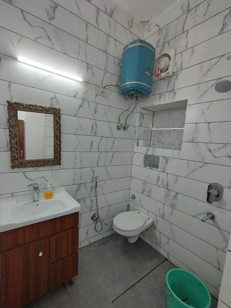 A Sleepy Fox Hostel Nowe Delhi Zewnętrze zdjęcie
